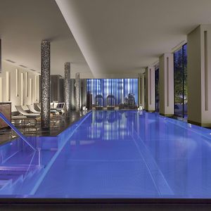 Savoy Executive Suite Lake View